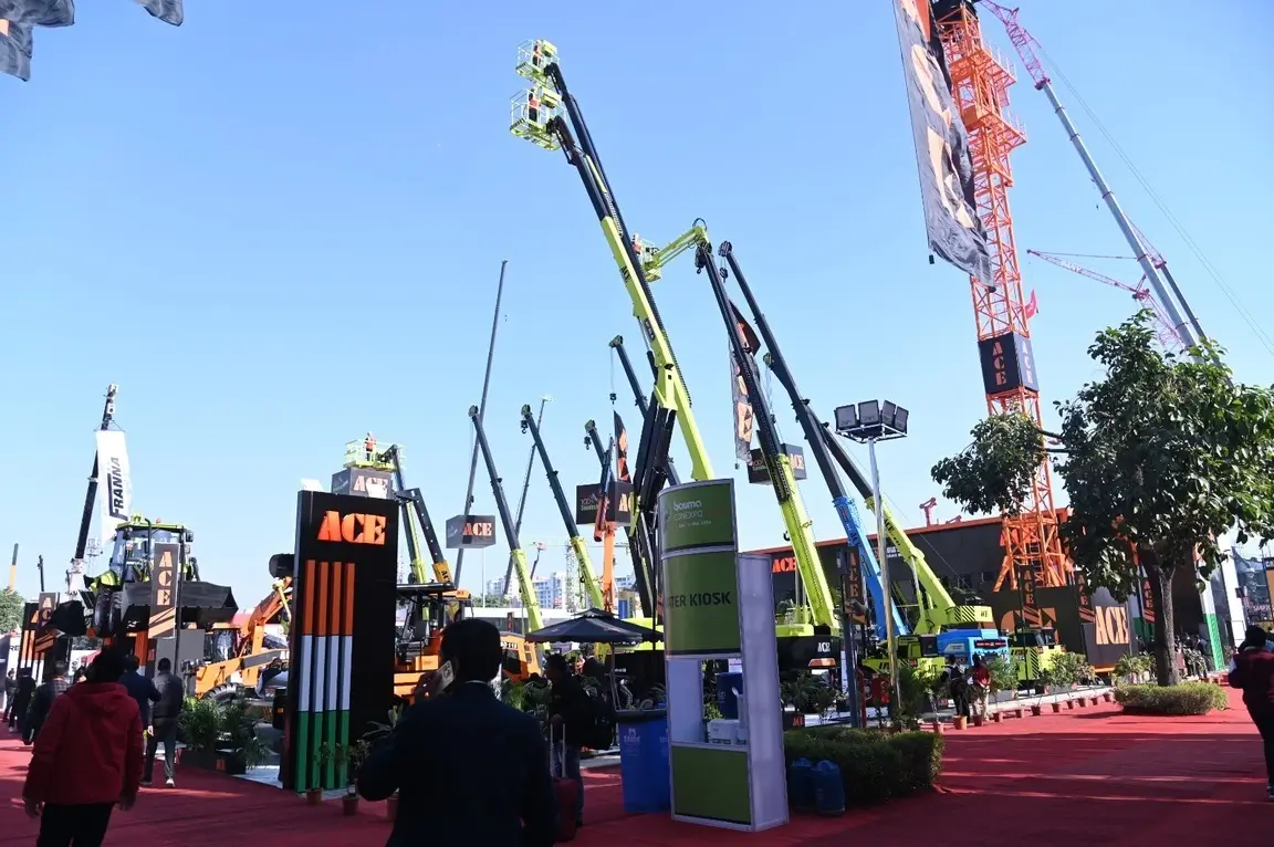 Showcase technology & build visibility banner