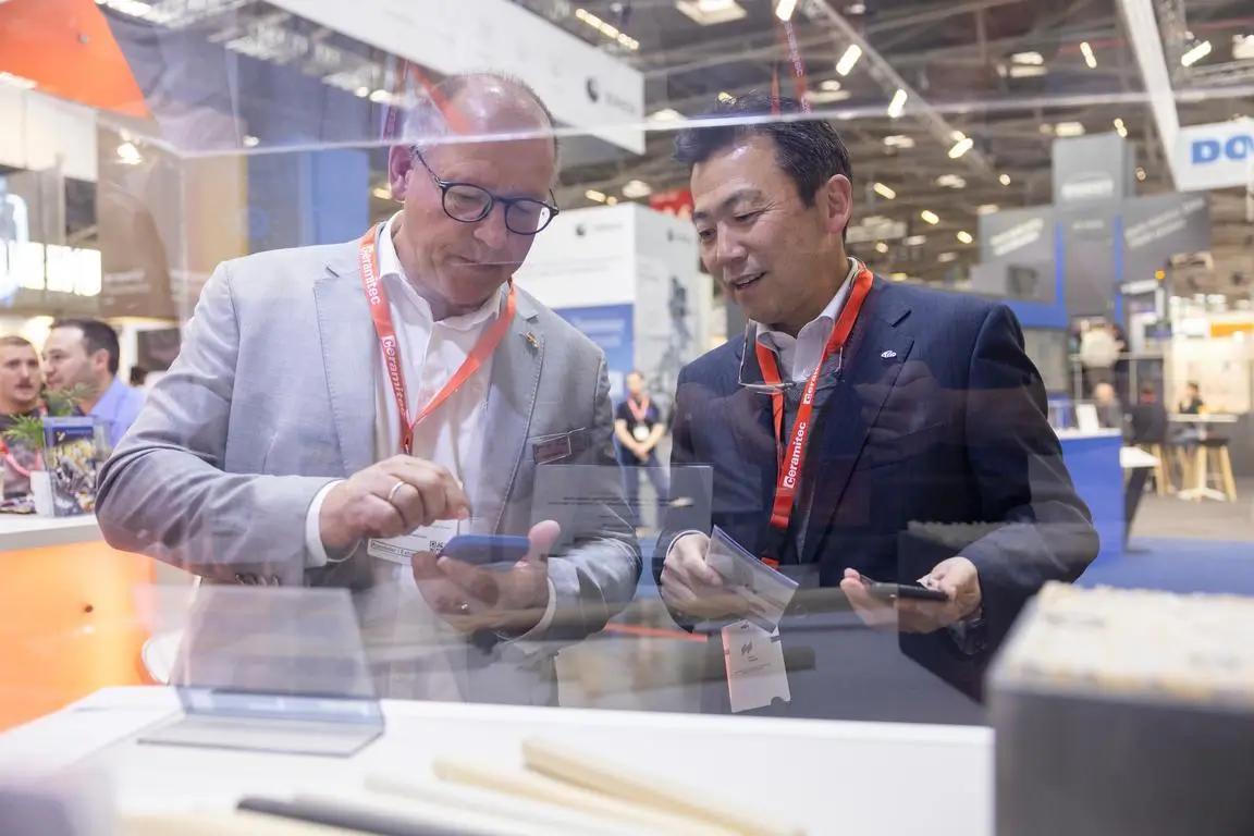 Reach a global audience banner