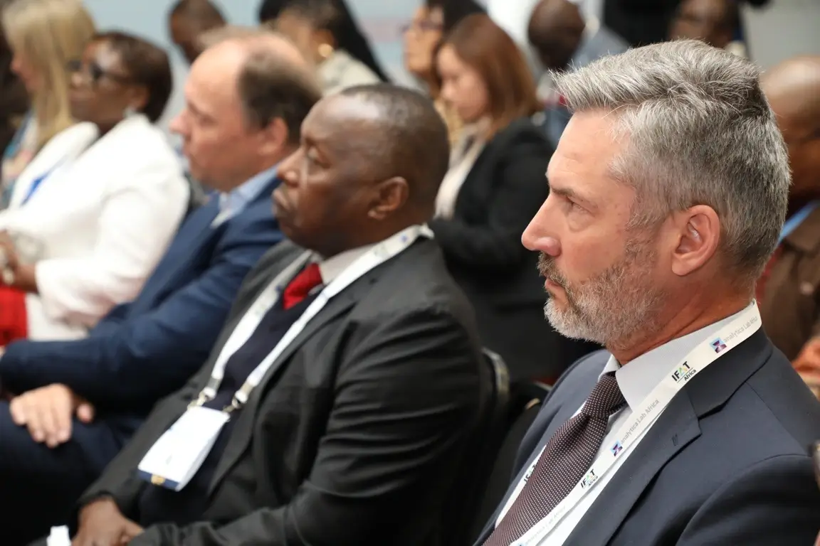 Amplify through content banner