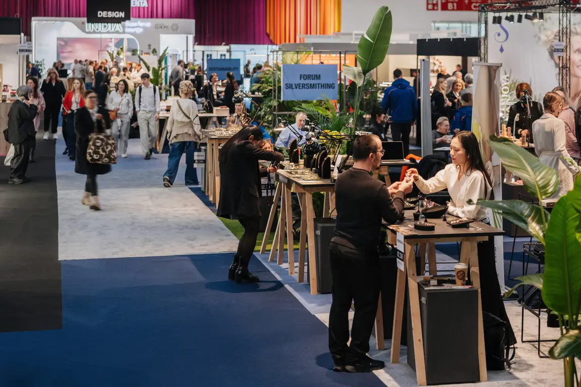 generate leads and insights banner