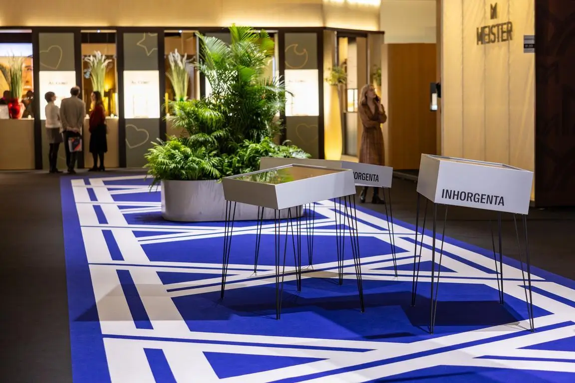 position your brand strongly banner